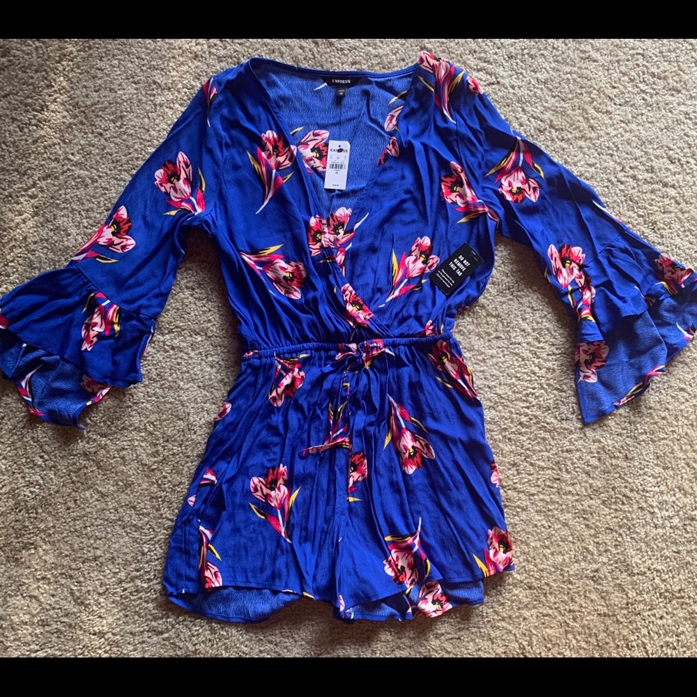 NWT Express bell sleeved romper